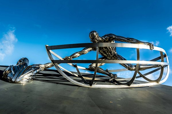 Quels trucs pour déménager une grande sculpture en métal ?
